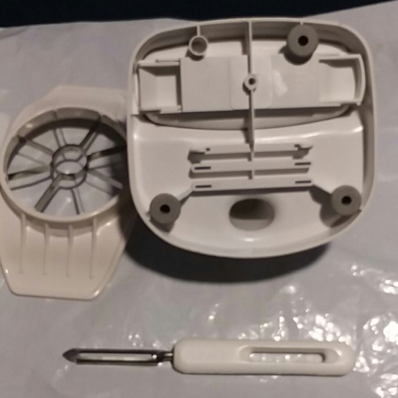Slicers, Bagle, Apple, Peeler. - Picture 2 of 3